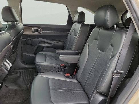 Used 2021 Kia Sorento EX AWD/4WD image 13