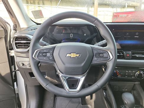 Used 2024 Chevrolet TrailBlazer LT w/ LT Cold Weather Package image 19