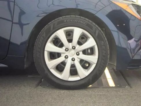 Used 2020 Toyota Corolla LE w/ Phone Cable & Charge Package FWD image 7