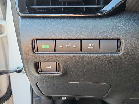 Used 2023 Nissan Sentra SV FWD image 24