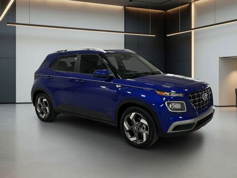 Certified 2024 Hyundai Venue SEL FWD image 7