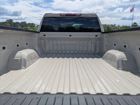 New 2026 GMC Sierra 1500 SLE AWD/4WD image 15