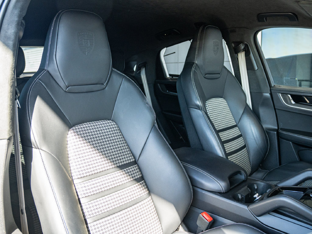 Certified 2024 Porsche Cayenne S AWD/4WD image 24