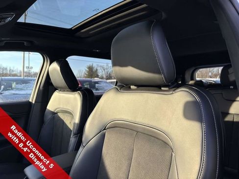 New 2025 Jeep Grand Cherokee L Altitude image 15