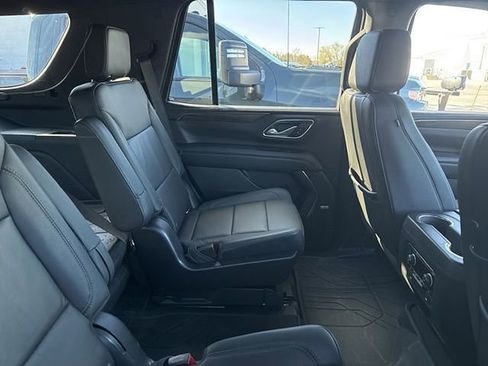 Used 2022 Chevrolet Tahoe Z71 w/ Luxury Package image 8