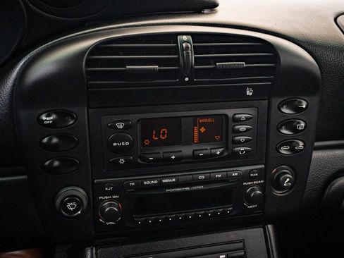 Used 2004 Porsche 911 Carrera image 32