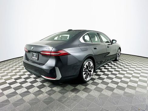 New 2026 BMW 530i xDrive w/ Premium Package image 9