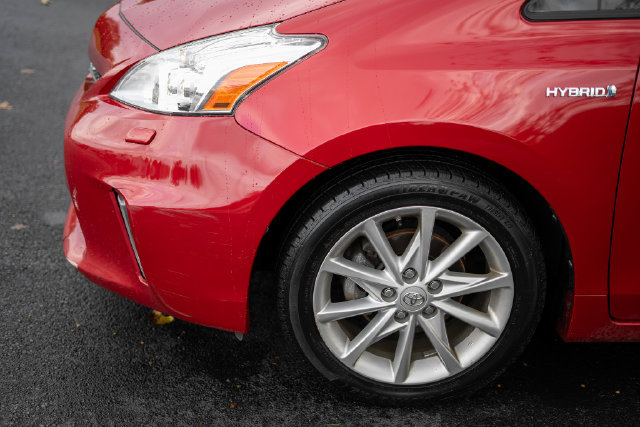 Used 2014 Toyota Prius V Five FWD image 9