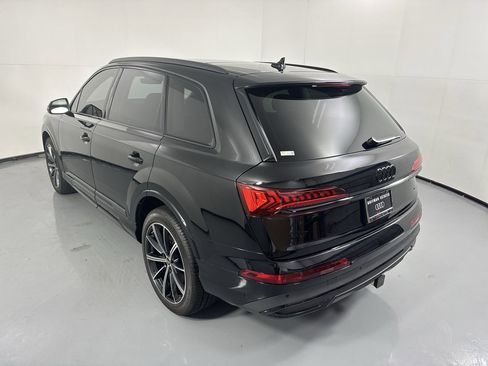 Used 2023 Audi Q7 3.0T Premium Plus w/ Premium Plus Package AWD/4WD image 32