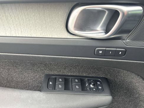 Certified 2024 Volvo XC40 B5 Plus w/ Protection Package Premier image 12