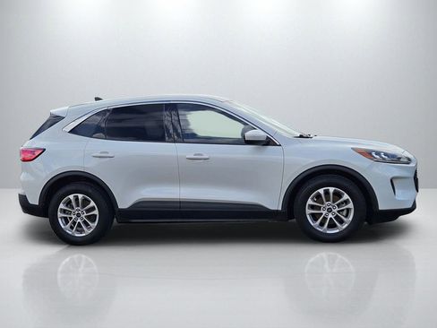 Used 2020 Ford Escape SE FWD image 4