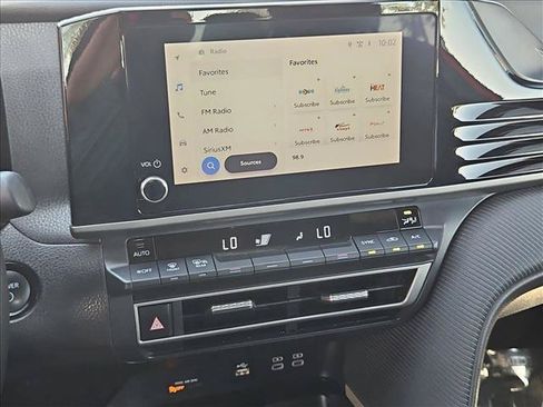 Used 2025 Toyota Camry SE FWD image 19