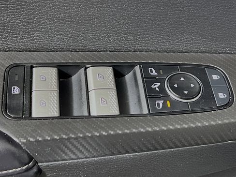 Used 2023 Mitsubishi Outlander ES image 17