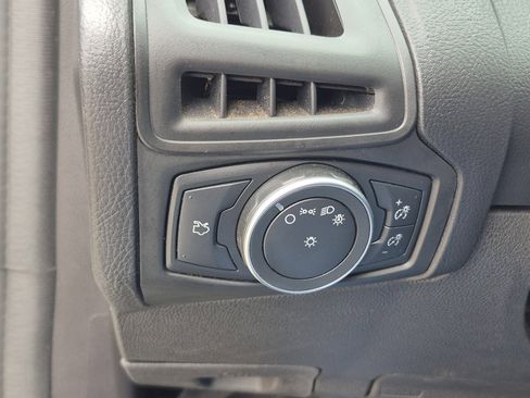Used 2018 Ford Focus S FWD image 33
