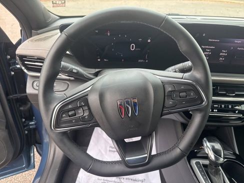 Used 2024 Buick Envista Avenir image 26