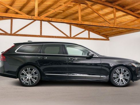 Used 2021 Volvo V90 T6 Inscription w/ Climate Package image 6