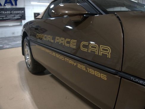 Used 1986 Chevrolet Corvette Convertible image 32