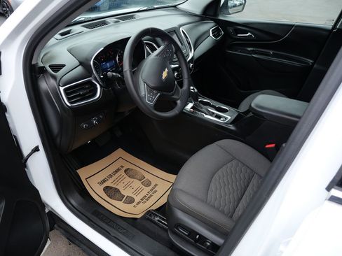 Used 2020 Chevrolet Equinox LT image 9