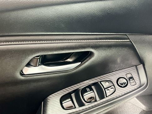 Used 2024 Nissan Sentra SV FWD image 16