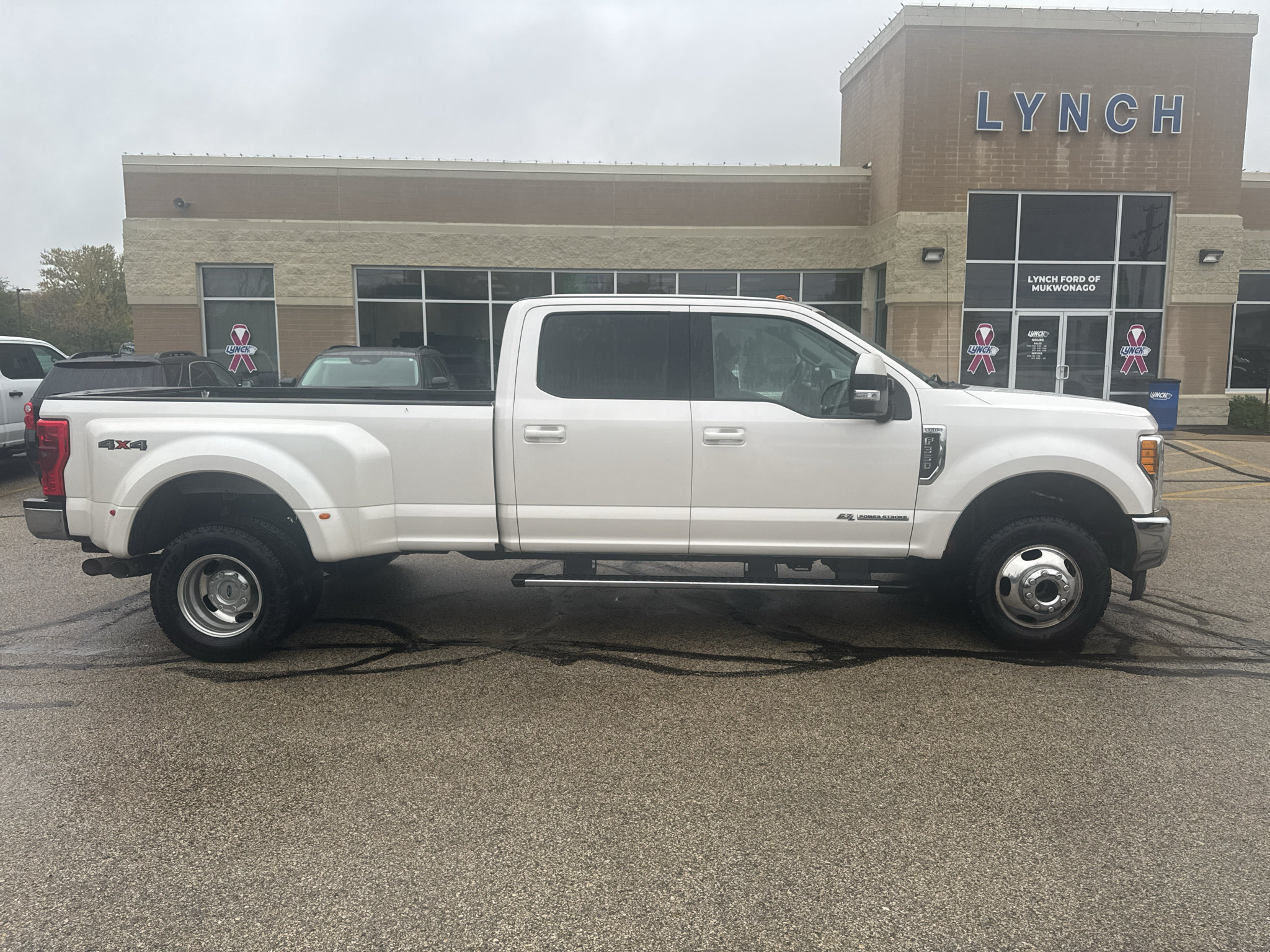 Used 2017 Ford F350 Lariat w/ Tow Technology Bundle AWD/4WD image 4