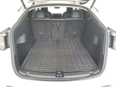 Used 2022 Tesla Model Y Performance image 10