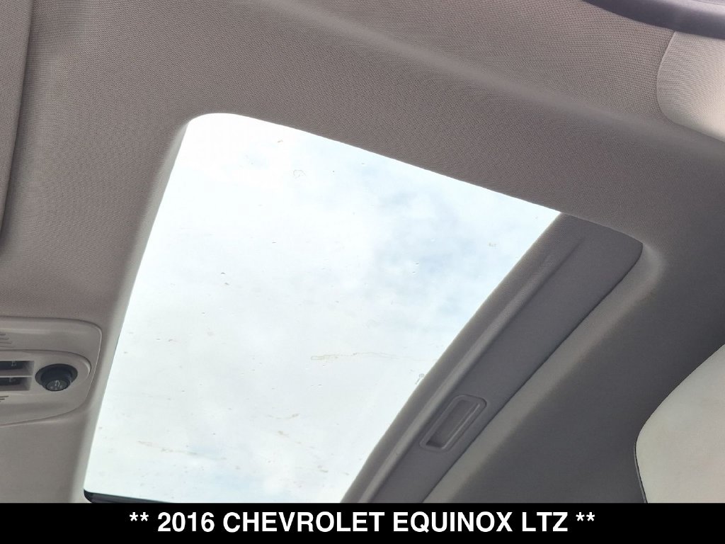 Used 2016 Chevrolet Equinox LTZ w/ Enhanced Convenience Package AWD/4WD image 4