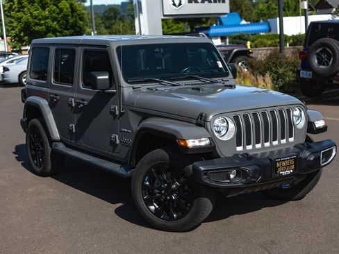 Used 2021 Jeep Wrangler Unlimited Sahara AWD/4WD image 2
