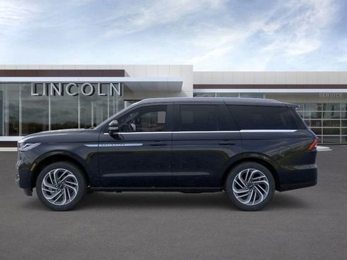 New 2025 Lincoln Navigator Reserve AWD/4WD image 3