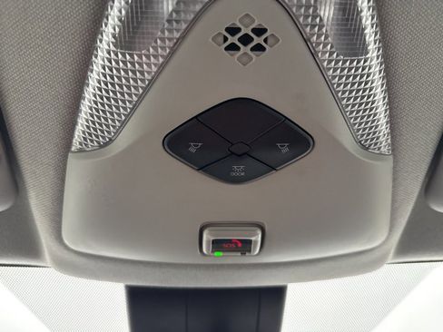 Used 2022 Toyota C-HR Limited image 32