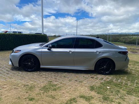 Used 2021 Toyota Camry XSE FWD image 4