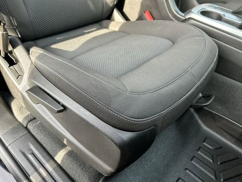 Used 2022 Chevrolet Colorado LT w/ Safety Package image 16