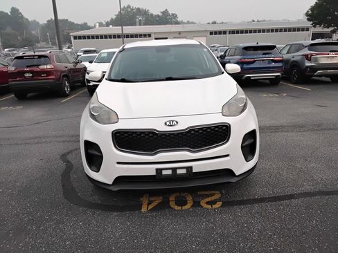 Used 2017 Kia Sportage LX FWD image 2