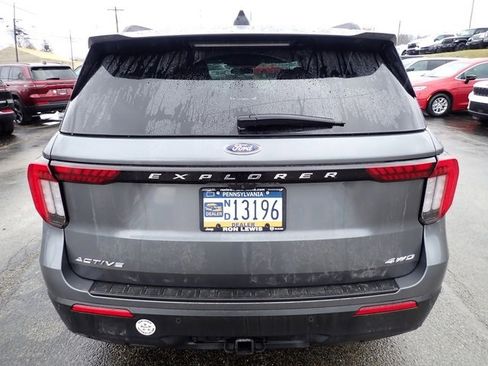 Used 2025 Ford Explorer Active image 4