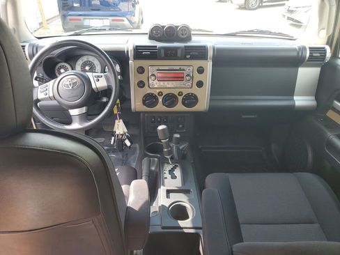 Used 2014 Toyota FJ Cruiser 4WD w/ Upgrade Package image 15