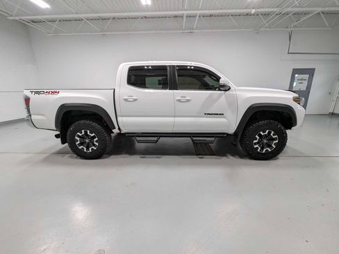Used 2022 Toyota Tacoma TRD Off-Road image 7