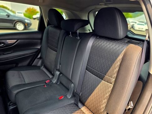 Used 2018 Nissan Rogue SV w/ Premium Package AWD/4WD image 36