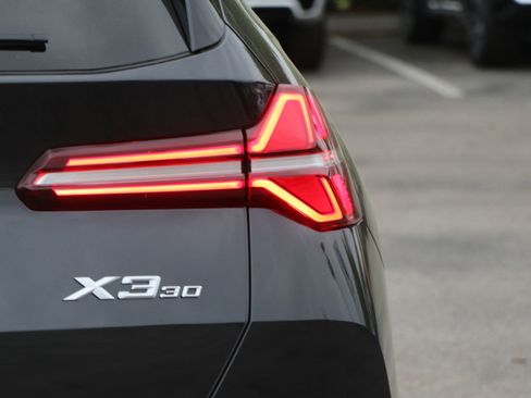 Used 2025 BMW X3 xDrive30i w/ Premium Package image 11