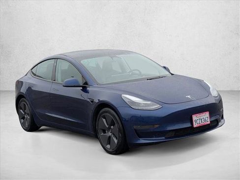 Used 2022 Tesla Model 3 image 3