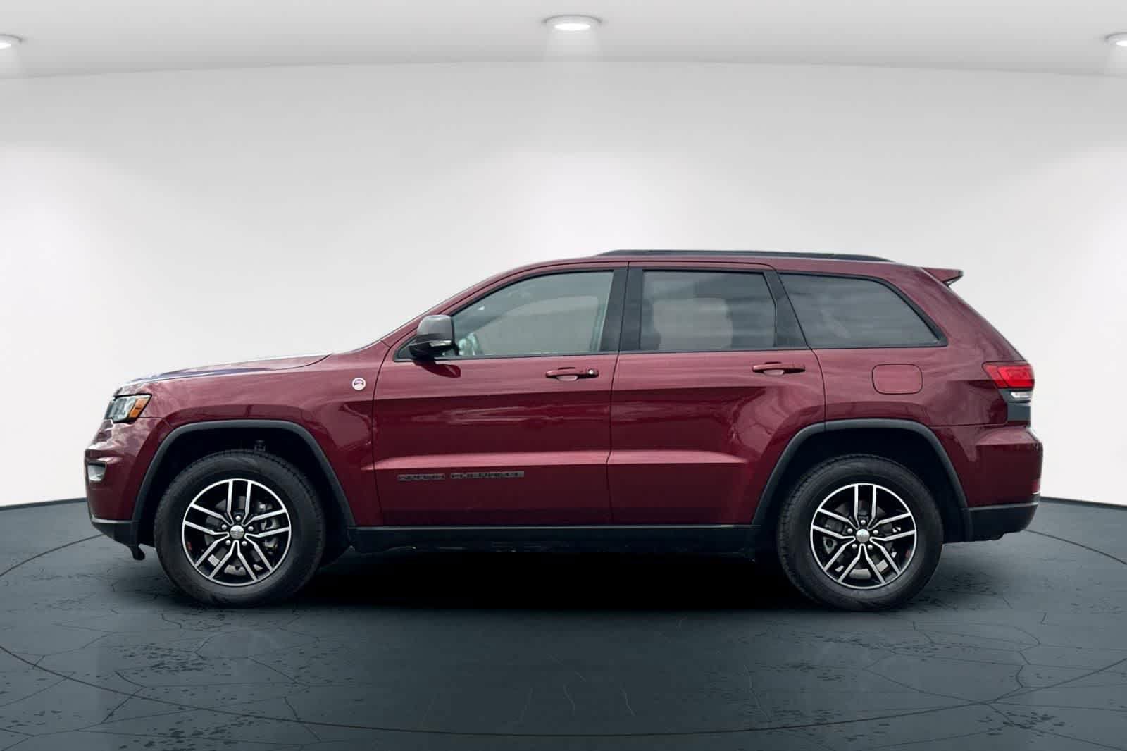 Used 2018 Jeep Grand Cherokee Trailhawk AWD/4WD image 9