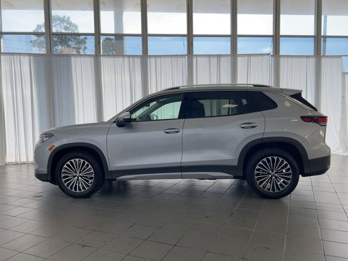 New 2026 Volkswagen Tiguan S image 2