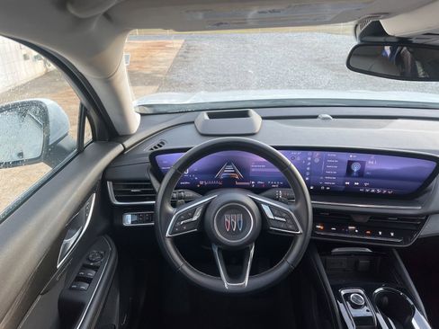 Used 2024 Buick Envision Preferred image 11