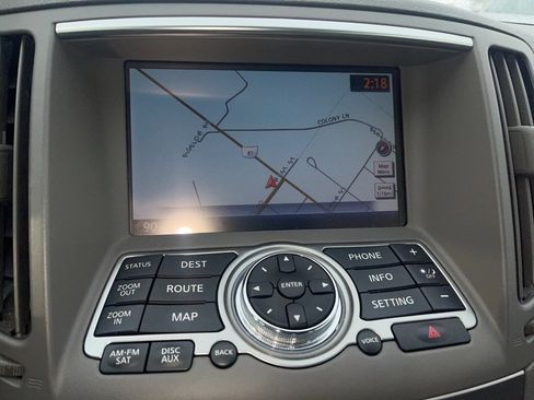 Used 2013 INFINITI G37 X w/ Premium Pkg image 9