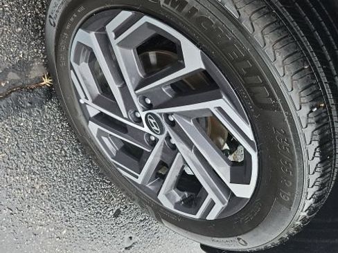 Used 2025 Hyundai Tucson Limited AWD/4WD image 25