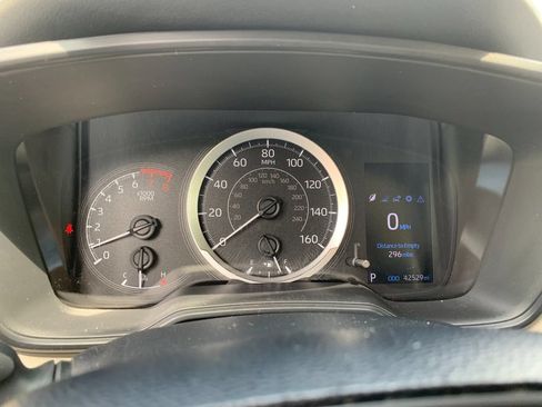 Used 2021 Toyota Corolla LE w/ Carpet Mat Package (TMS) FWD image 28