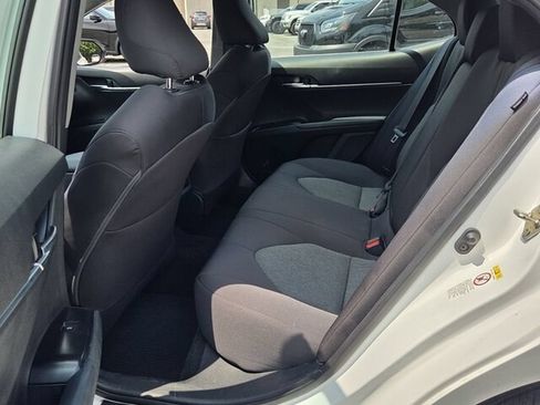 Used 2019 Toyota Camry LE FWD image 7
