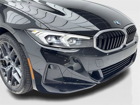 Used 2025 BMW 330i Sedan image 3