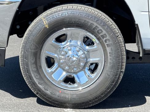 New 2026 RAM 2500 Tradesman w/ Chrome Appearance Group AWD/4WD image 22