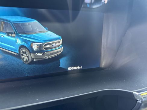 Used 2021 Ford F150 Lariat w/ Equipment Group 502A High AWD/4WD image 4