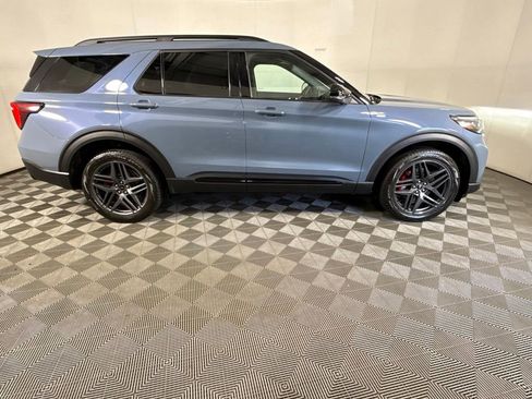 Used 2025 Ford Explorer ST-Line w/ Premium Package AWD/4WD image 13