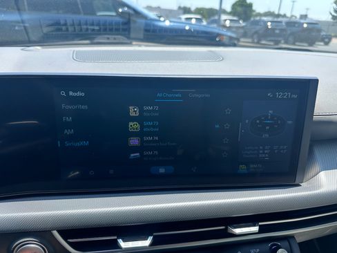 Used 2025 Hyundai Sonata SEL FWD image 13